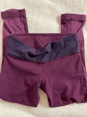 Lululemon Athletica Run: Inspire Crop II